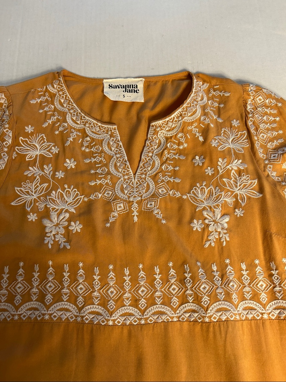 Savanna Jane Womens Marigold Embroidered Long Sleeve V-Neck Blouse. Sz S - Picture 7 of 11
